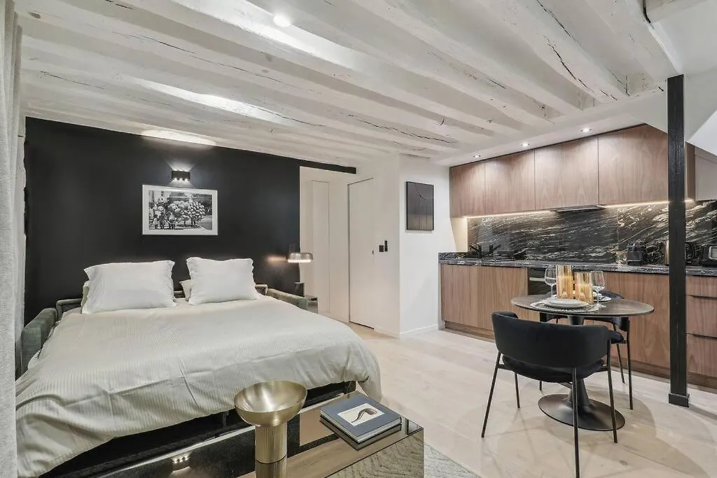 Duplex Quartier Du Louvre 75002 Apartment Paris