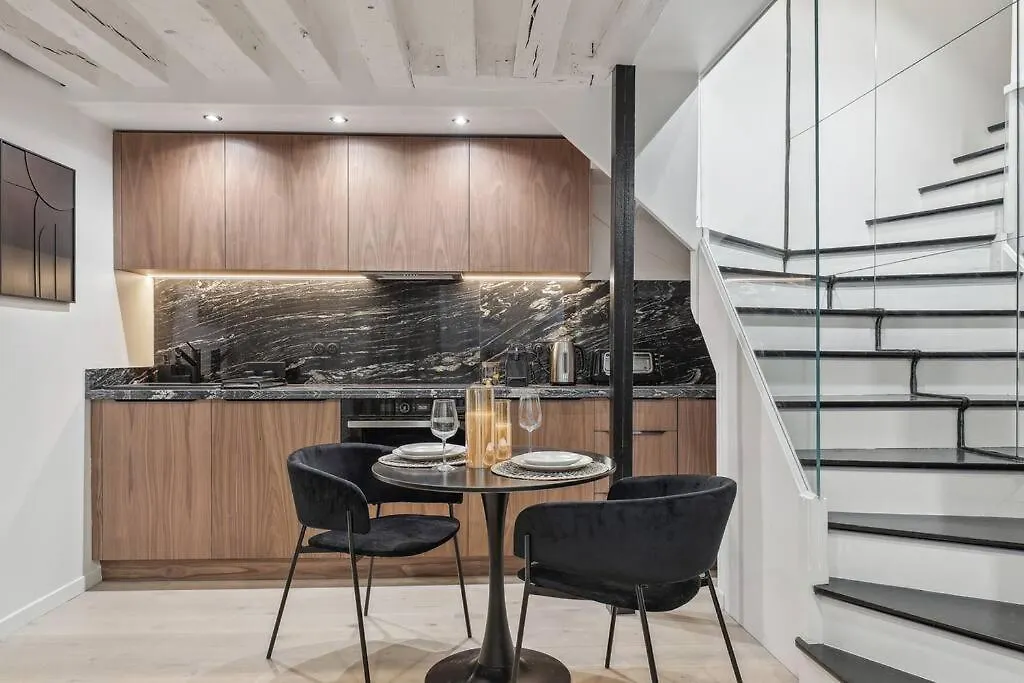 Duplex Quartier Du Louvre 75002 Apartment Paris