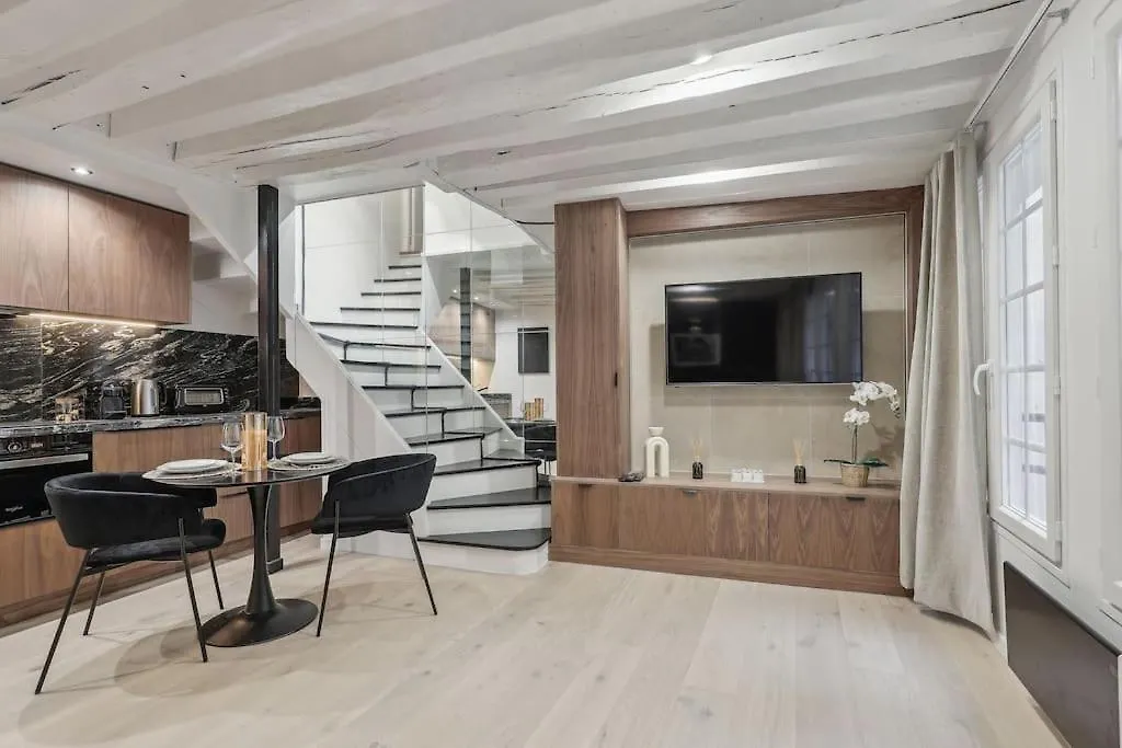 Duplex Quartier Du Louvre 75002 Apartment Paris